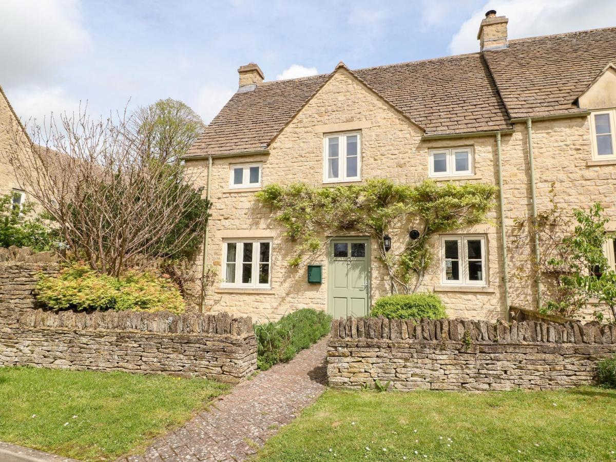 3 Painters Field Villa Cirencester Bagian luar foto