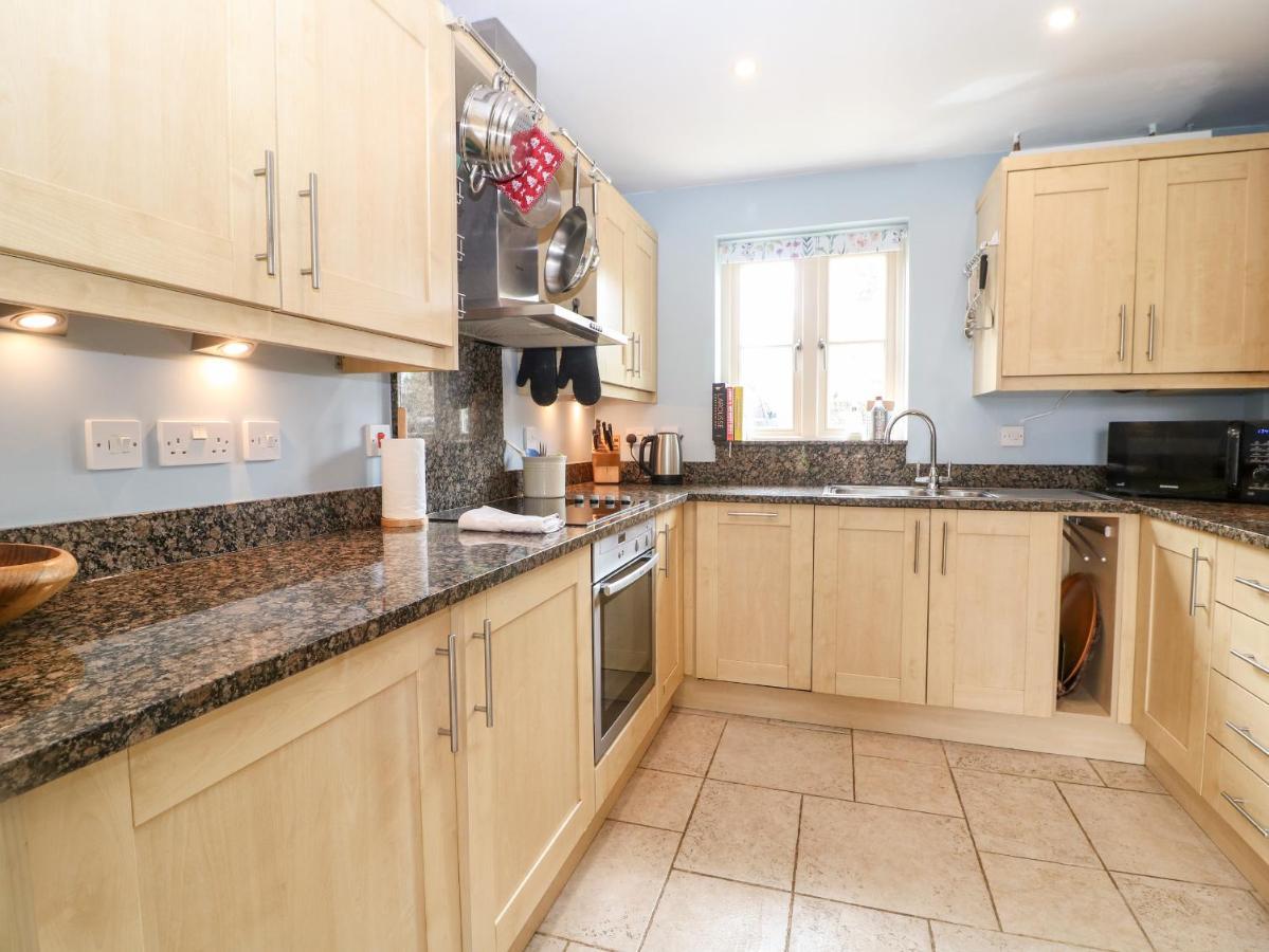 3 Painters Field Villa Cirencester Bagian luar foto