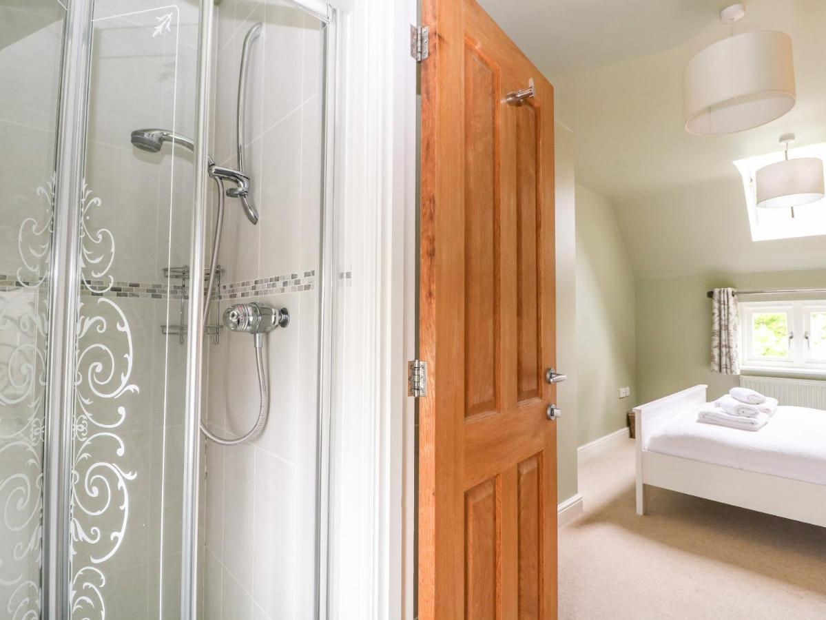 3 Painters Field Villa Cirencester Bagian luar foto