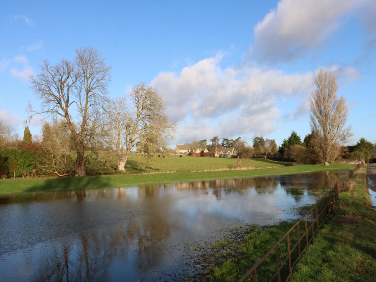 3 Painters Field Villa Cirencester Bagian luar foto