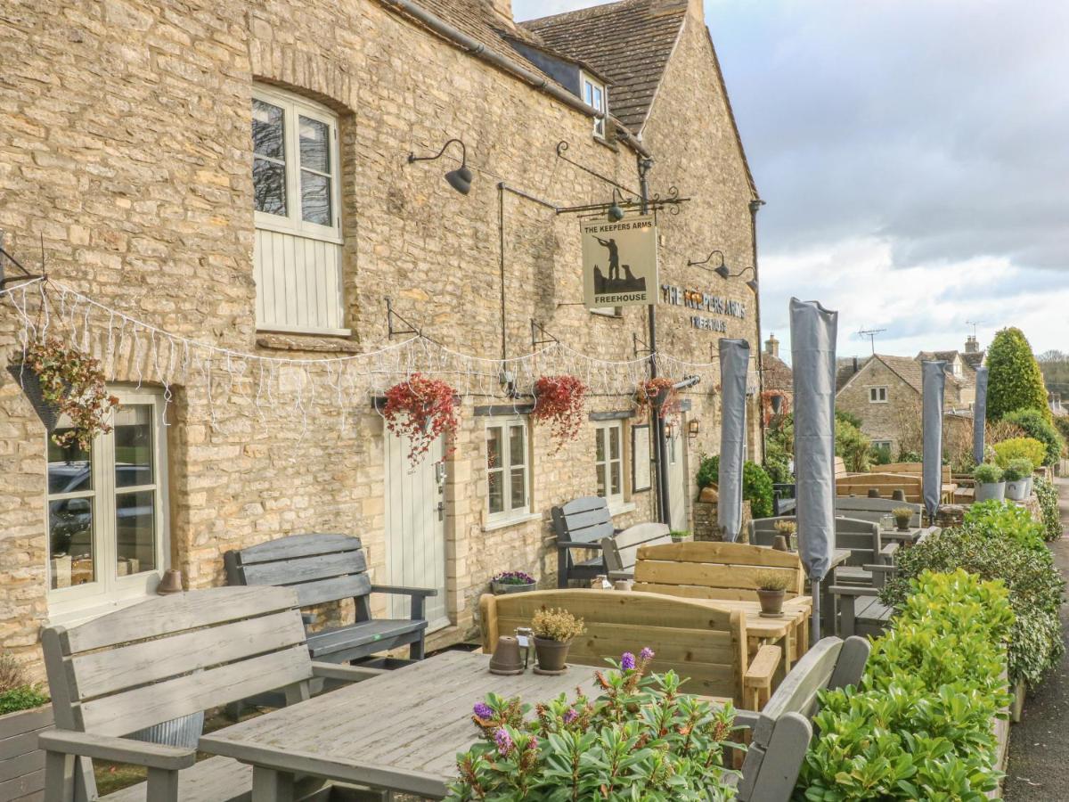 3 Painters Field Villa Cirencester Bagian luar foto